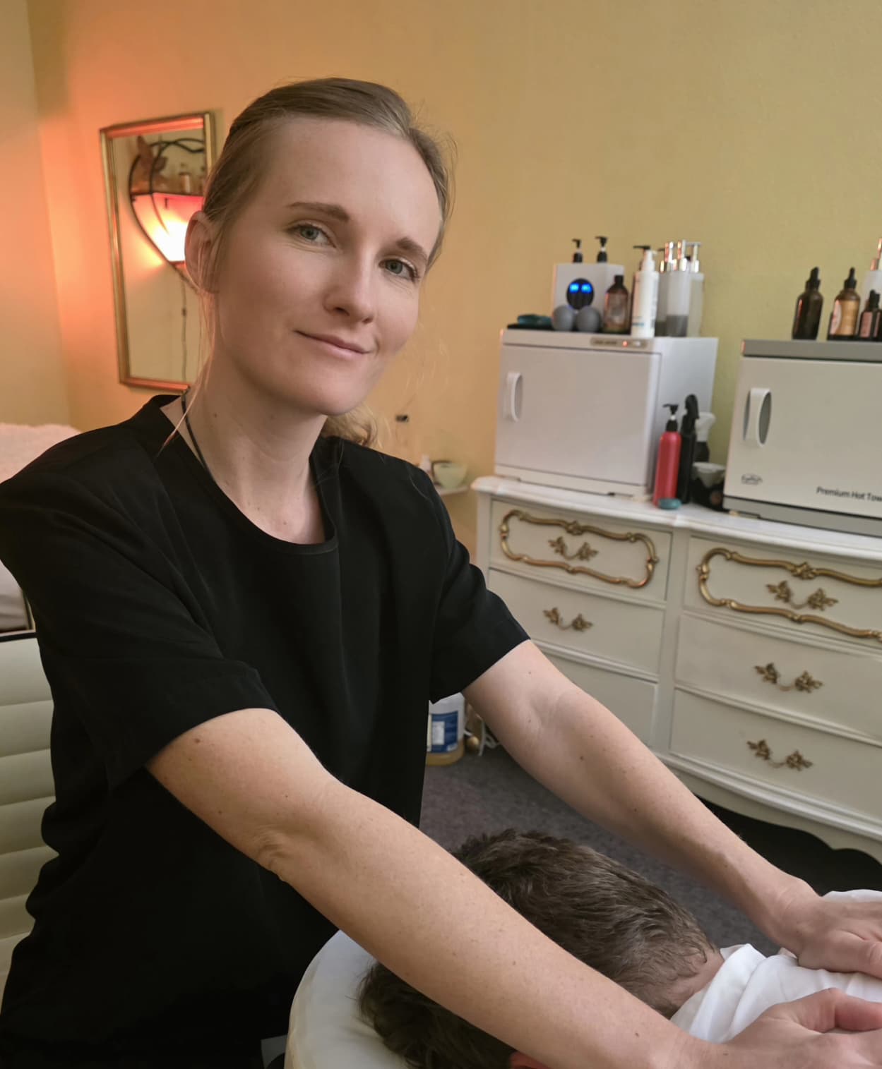 alt="Heidi Ayurvedic Massage Therapist Beverly Hills FL")